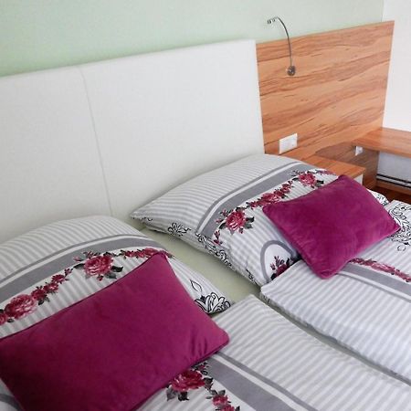 Fruehstueckspension Lach Bed and Breakfast Eberndorf Esterno foto