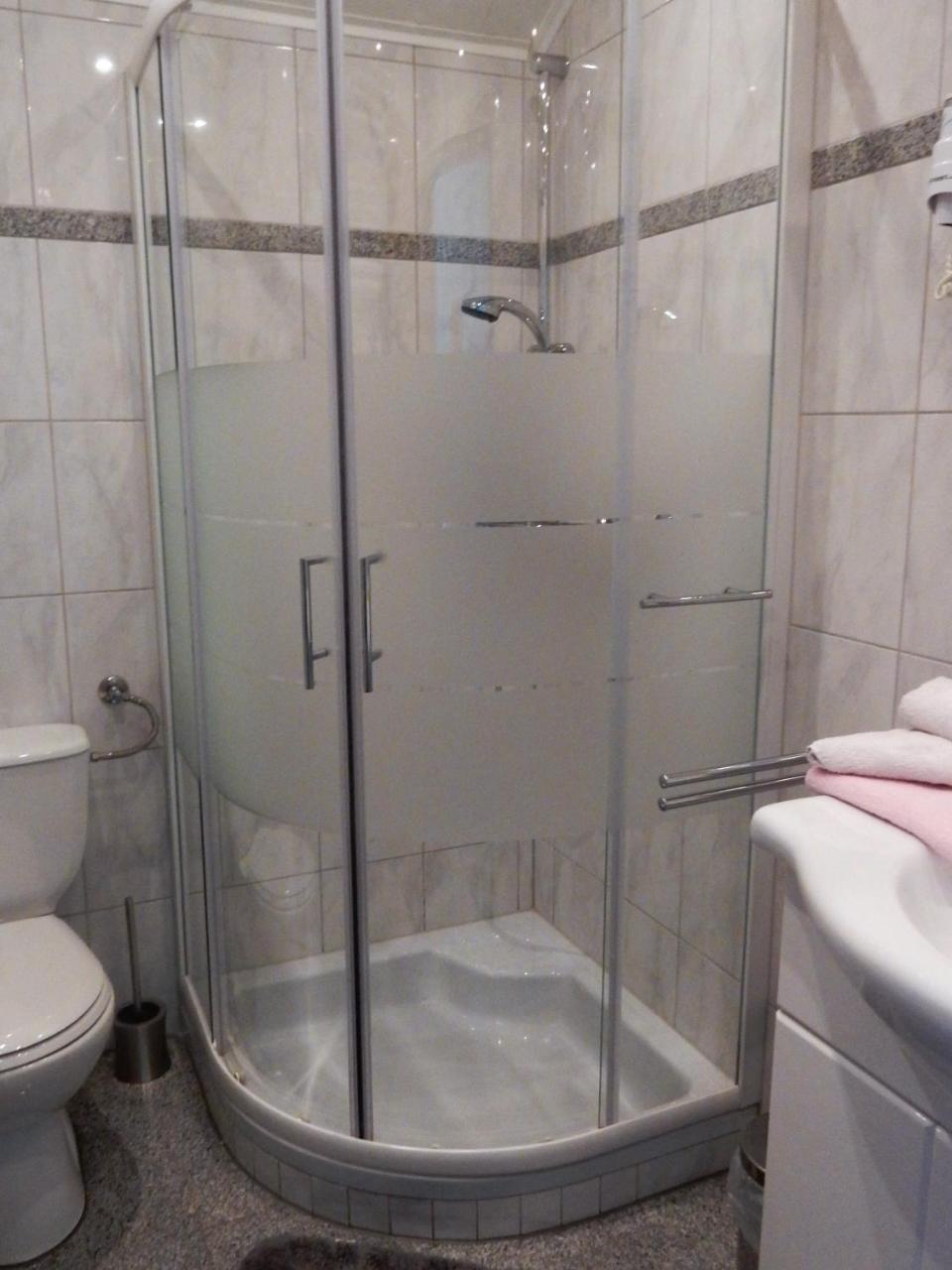 Fruehstueckspension Lach Bed and Breakfast Eberndorf Esterno foto